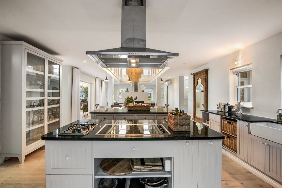 5 Bedroom Property for Sale in Thesen Islands Western Cape